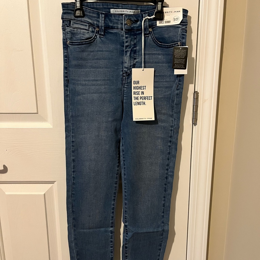 Celebrity Pink jeans. Size 5/27. Never worn.